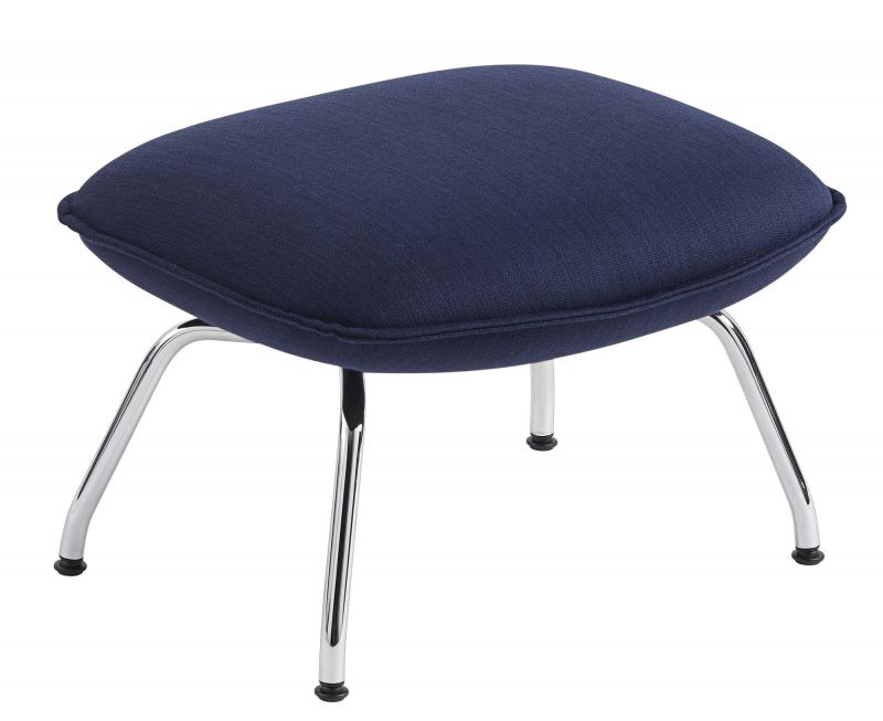 Blauer Muuto Doze Ottoman mit Chromgestell, bequemer Fußhocker für Wohnzimmer und Entspannung.